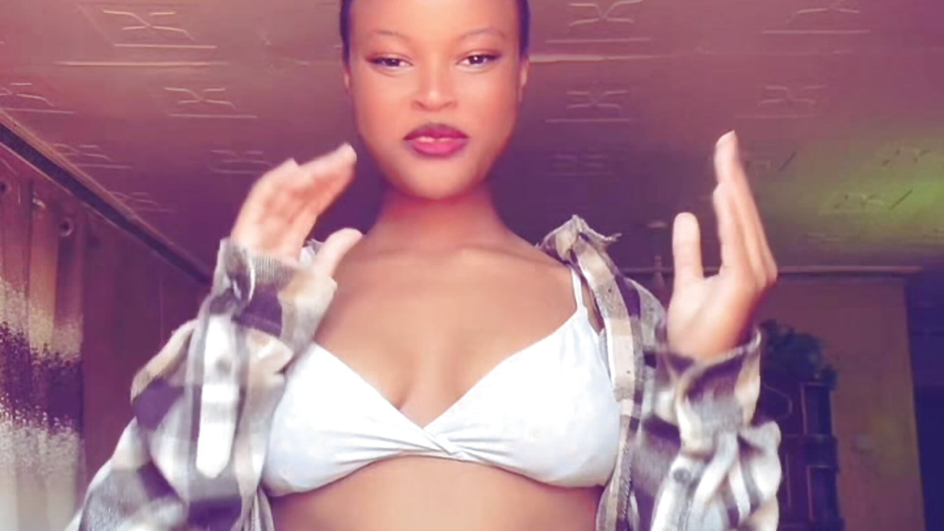 🍑💦 – video modela na kameri kendyy254