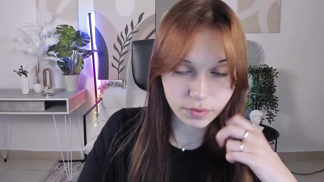 piercing - video by KayaFederico cam model