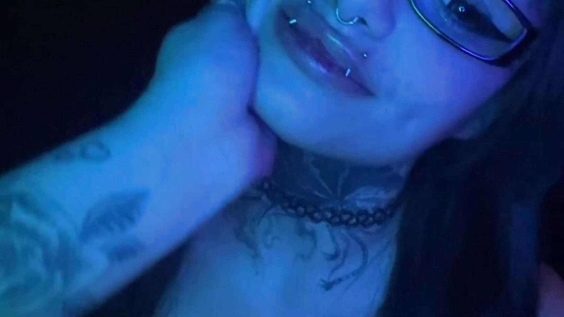 Slap me - vídeo de la modelo de cam cerberxoxo