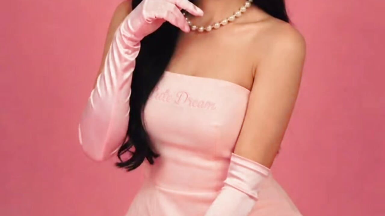 WhatsApp Video 2026-06-24 at 6,03,58 PM - Zui_Luh adlı kamera modelinin videosu