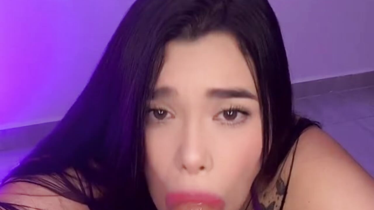 I love sucking this cock and getting slobbed 😈🥵