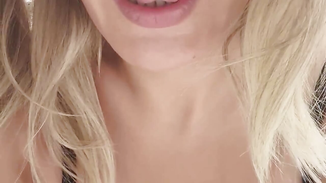 Teasing in lingerie - video oleh Spicyhotmilff kamera model