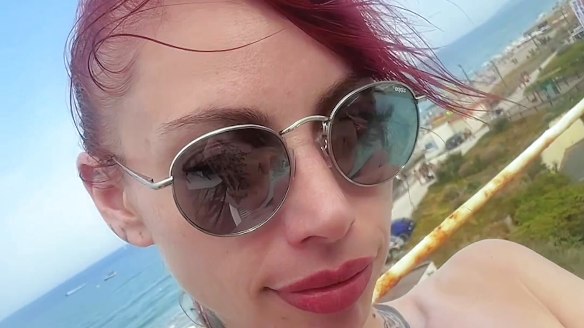 La plage, le soleil, les filles…. - video by Baroness_Faith cam model