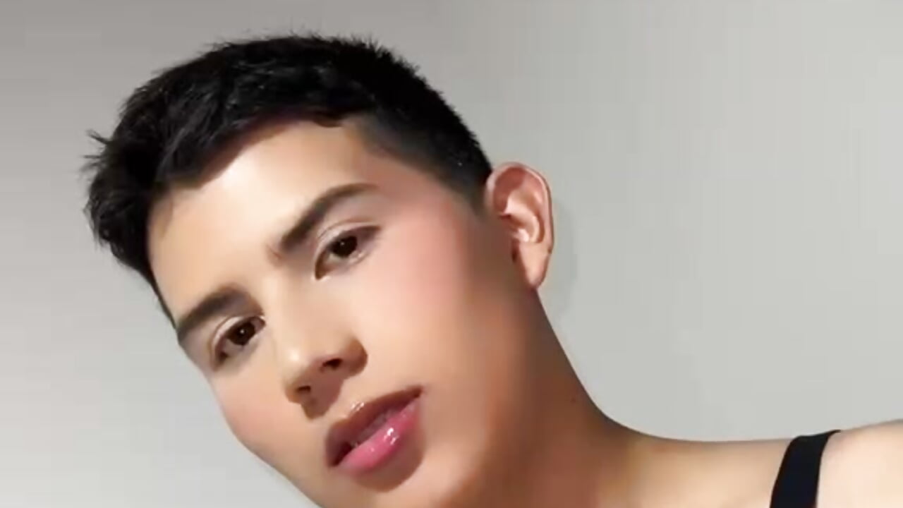 bc7a4474-063f-4989-a876-4edbc8b077b6 - відео від вебкаммоделі AndrewTaylor2
