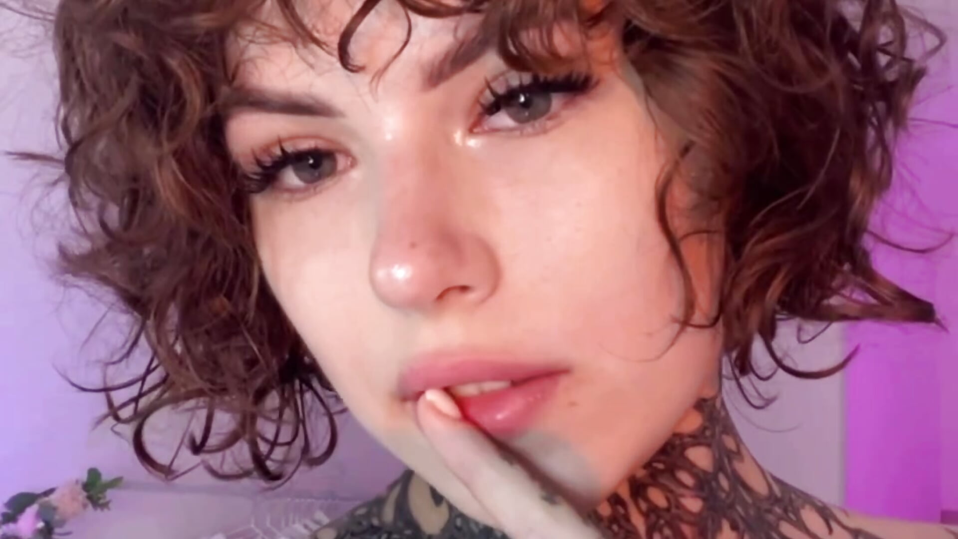 My makeup cheeck - video oleh model kamera brightmuffin