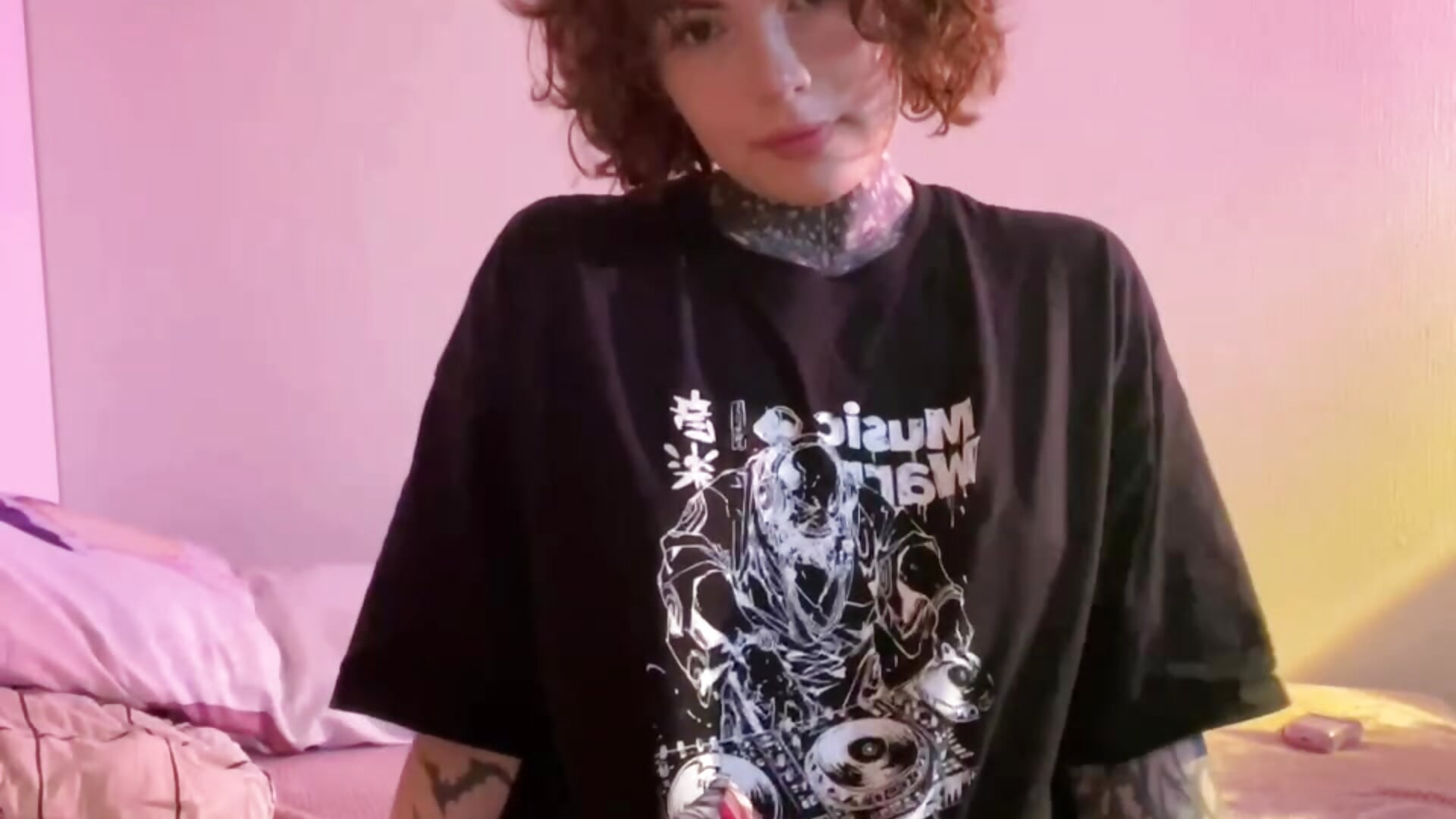 That’s me looking at you:) - video oleh model kamera brightmuffin