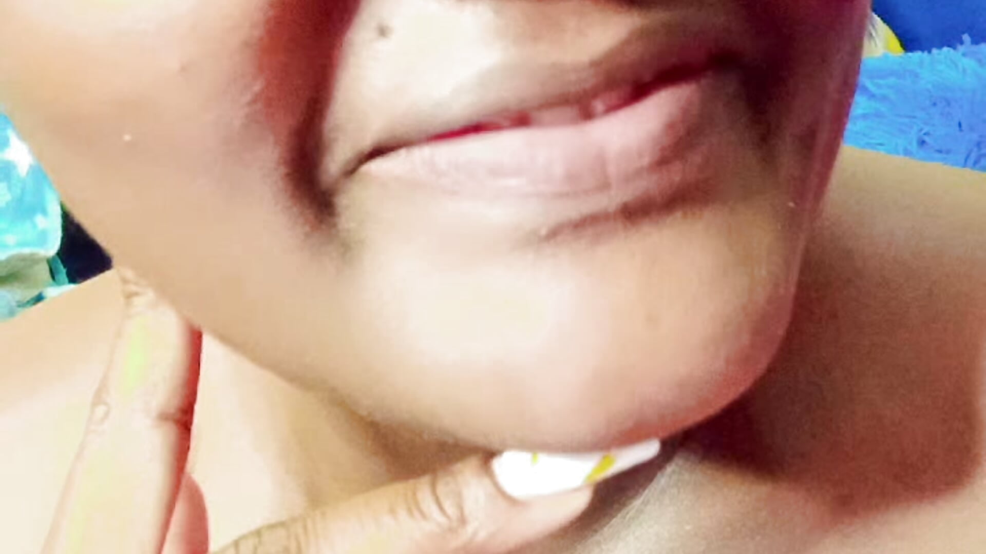 Lots of kisses 😘😘💋💋 – video af Bustyy_Bitch cam-model