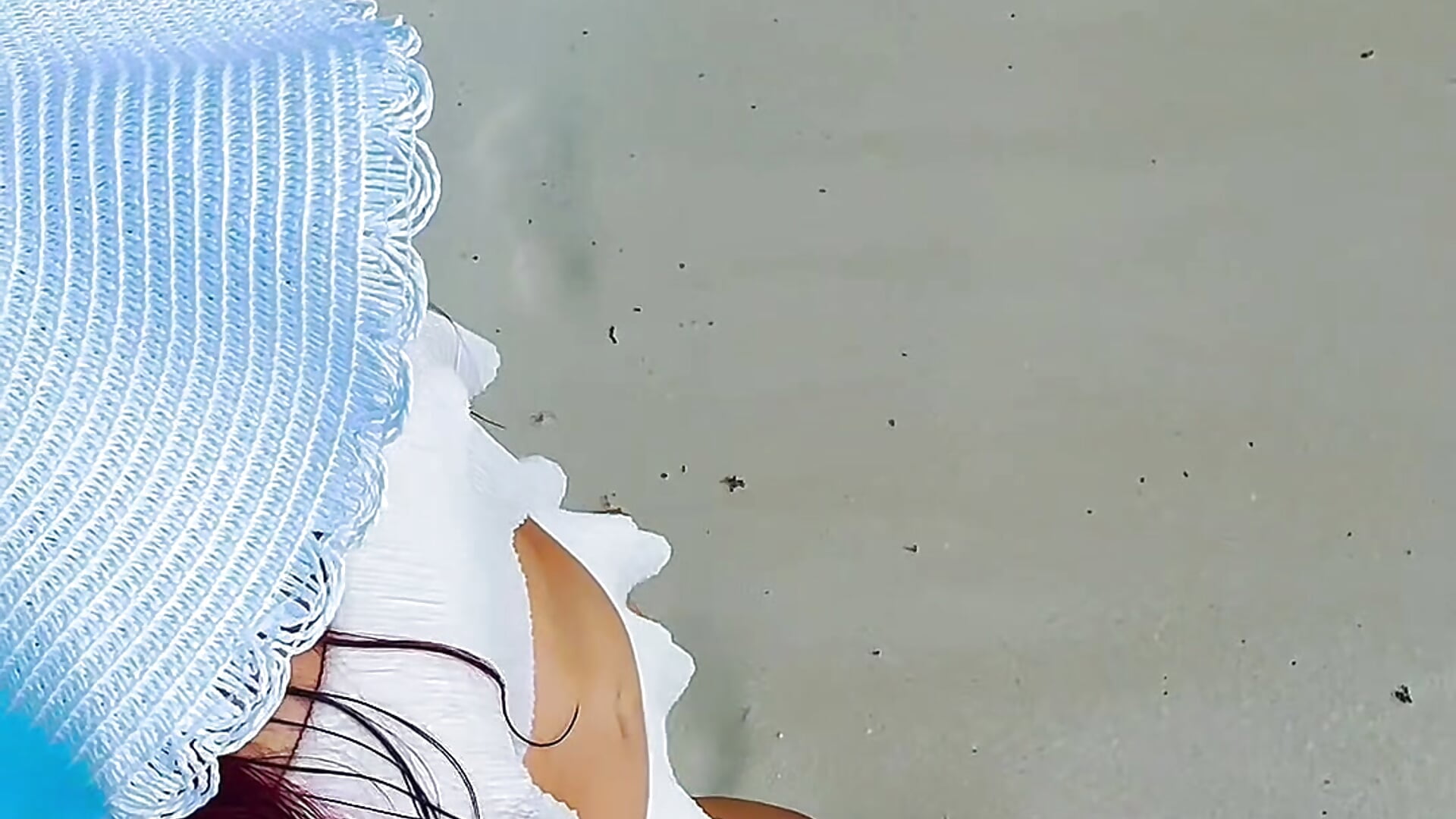 🏖️☀️🌊🩵 - clip cu EliseValmont model videochat