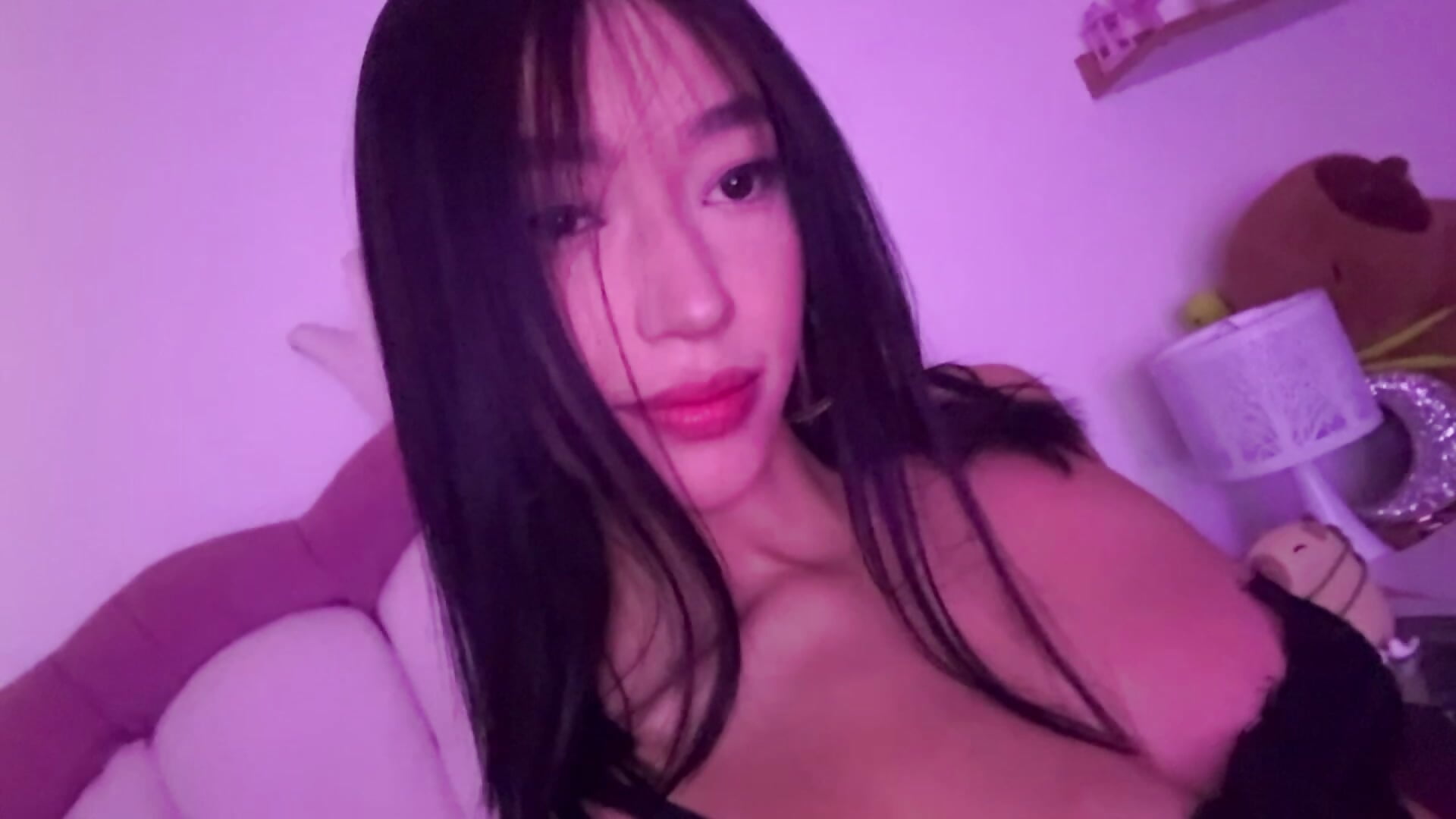 💜 – video od webkamerové modelky annelisee_