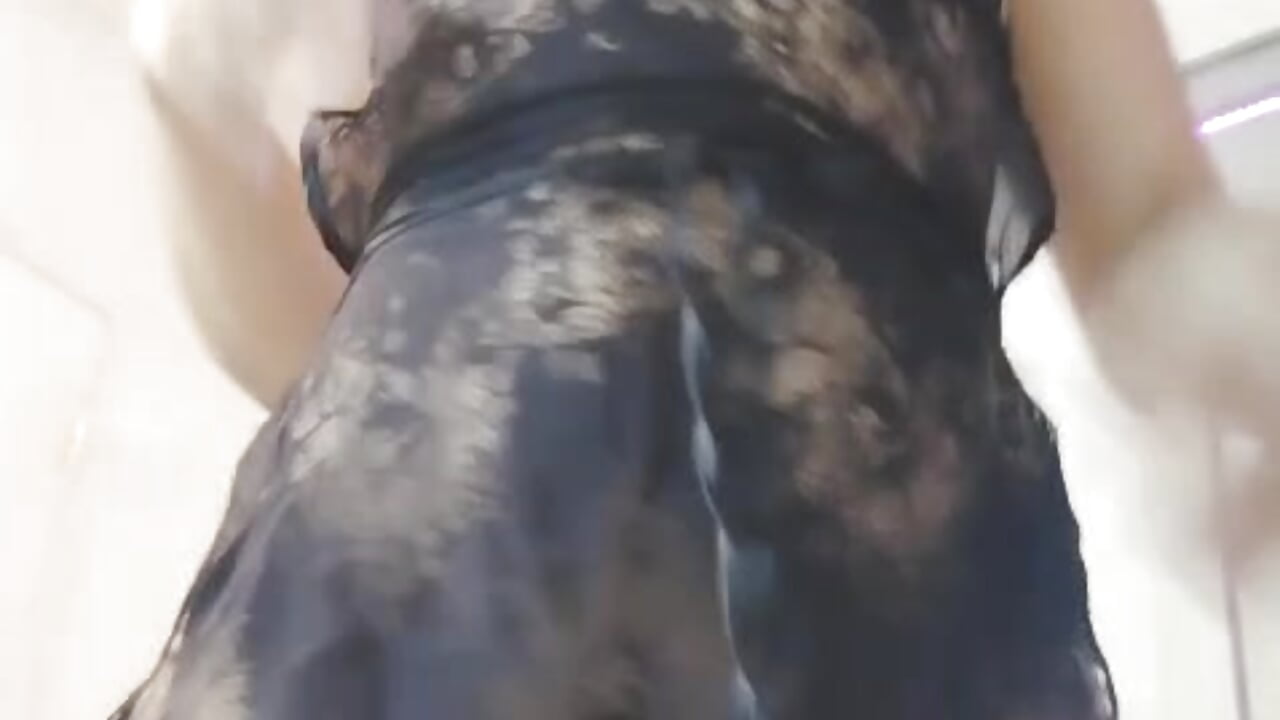 You can look, but can you handle the temptation? - video av KasiaHall cam-modell