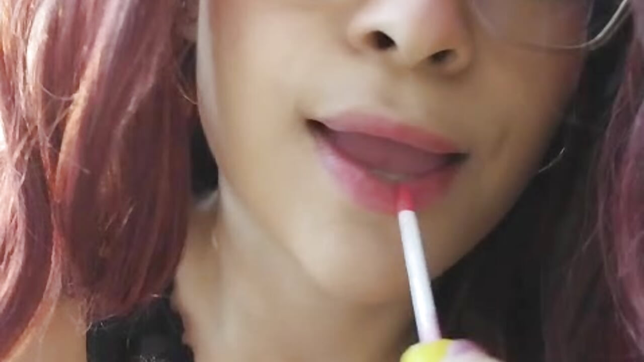 Sweet smile, naughty thoughts. Can you handle both? 😉 - video by KasiaHall cam model