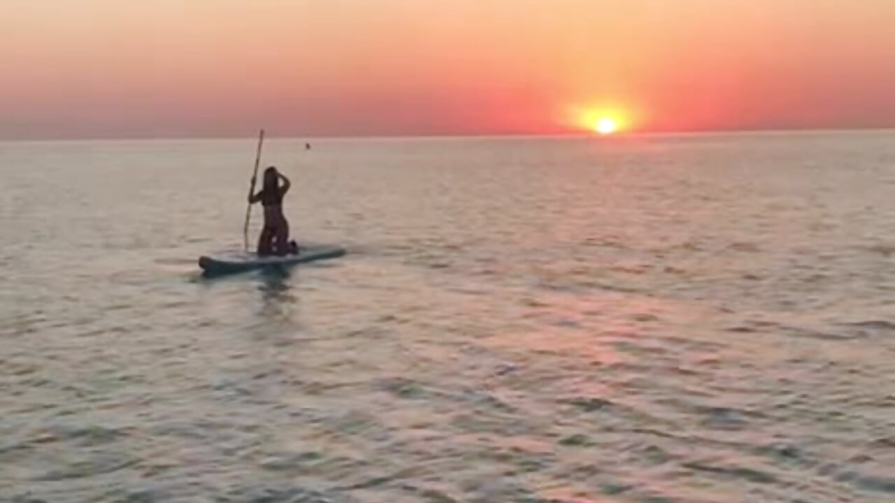 sunset - clip cu smallJinny model videochat