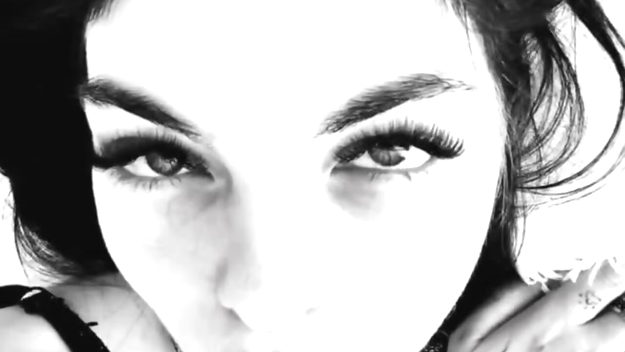 Me :3 - video by IdellaKomatsu cam model