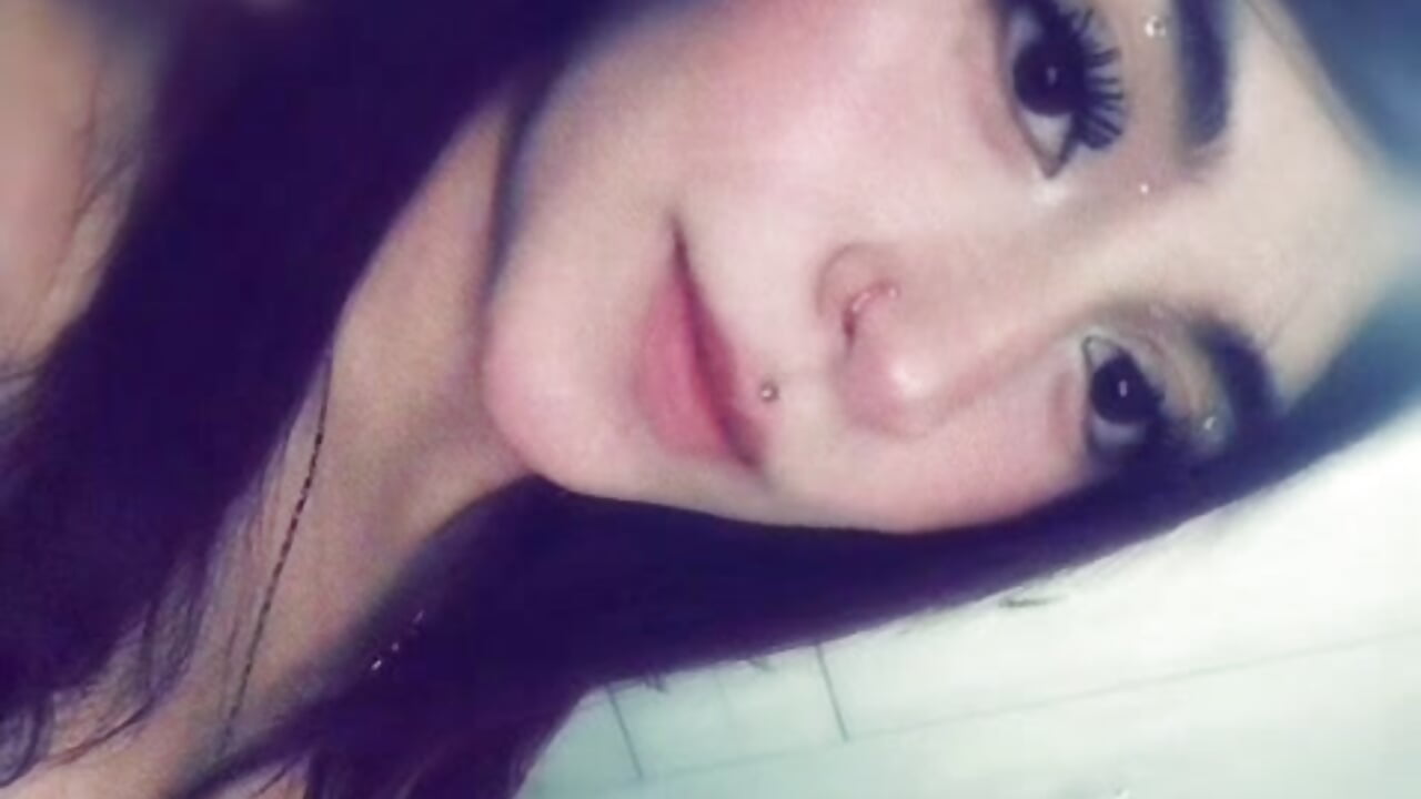 Your cute face and your innocence drive me crazy 👿 – video od webkamerové modelky AngelsPhoenix
