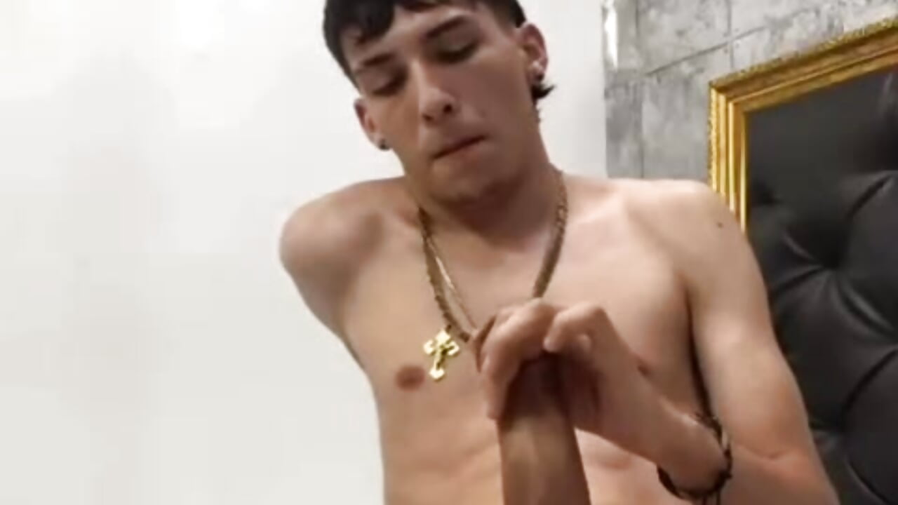 Stroking my big dick - video by Blairee_1 cam model