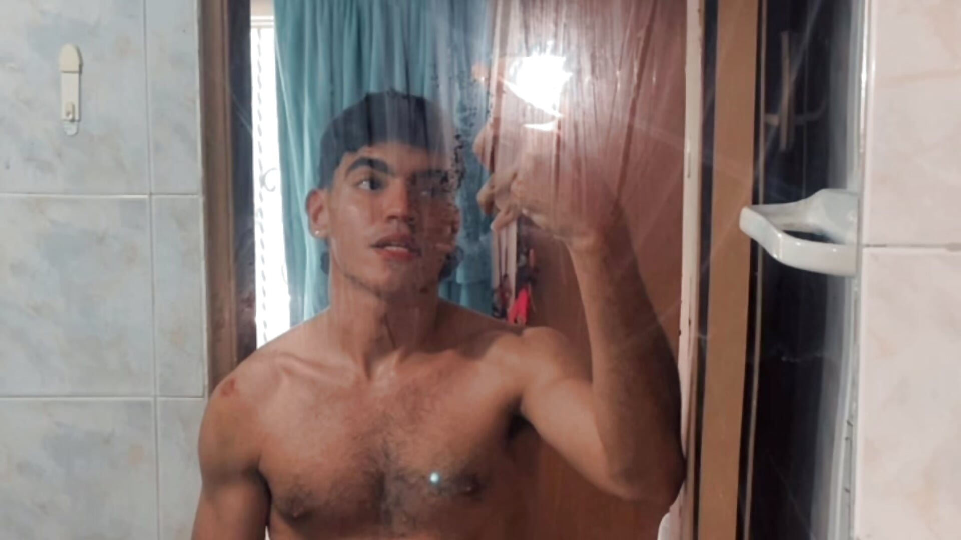 1000077110 - clip cu Viktor_Blad model videochat