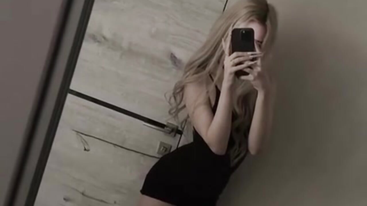 meee – video modela na kameri mila_parker6