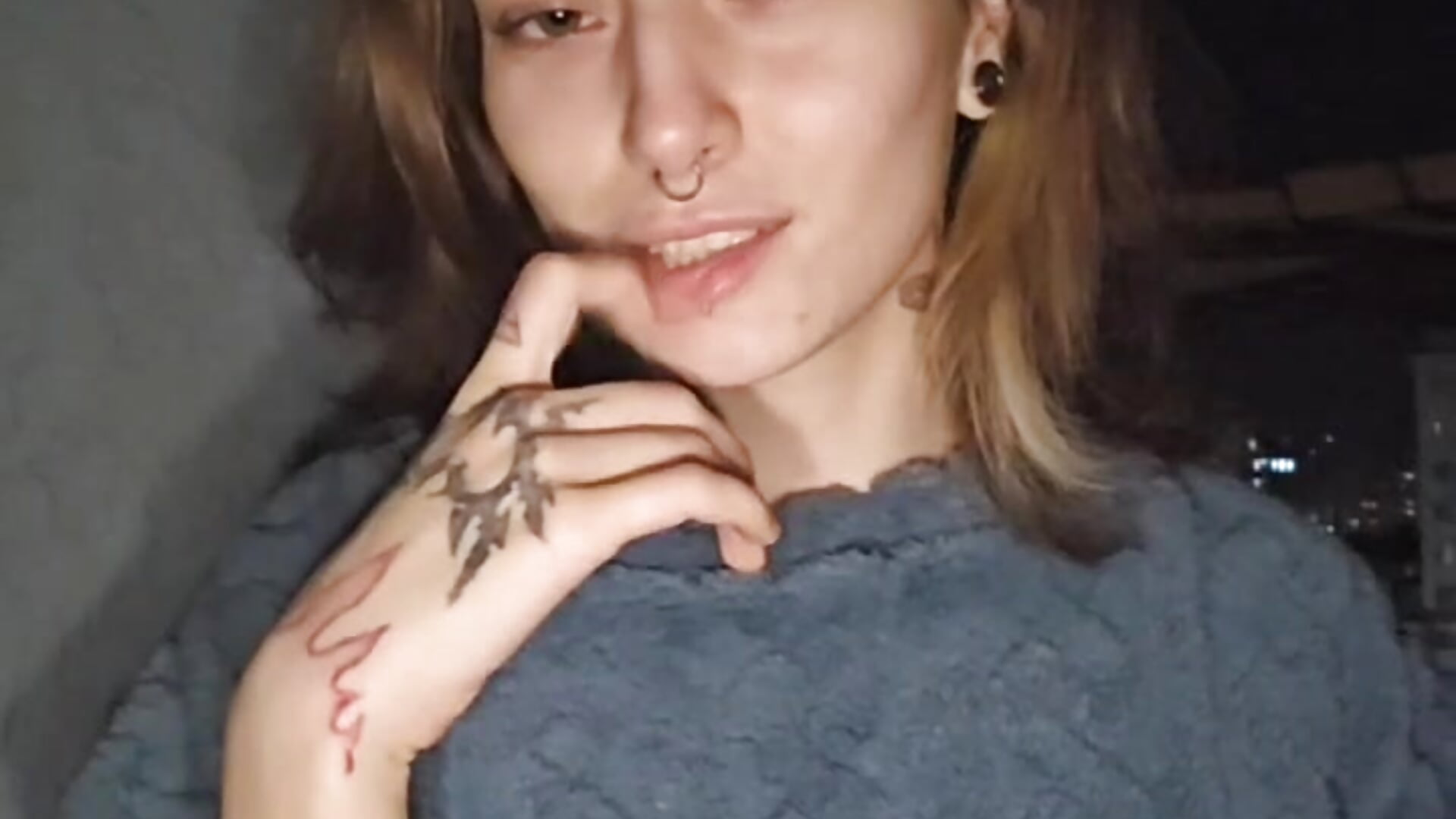 ❤ – video af FreyaLoups cam-model