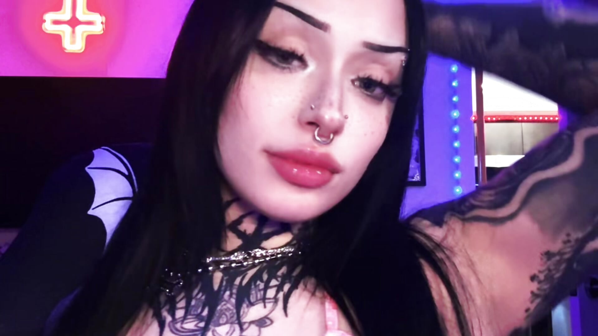 Video 2026-07-17, 3 10 06 AM — filmik id0ntbitemuchh, modela(-lki) na kamerkach