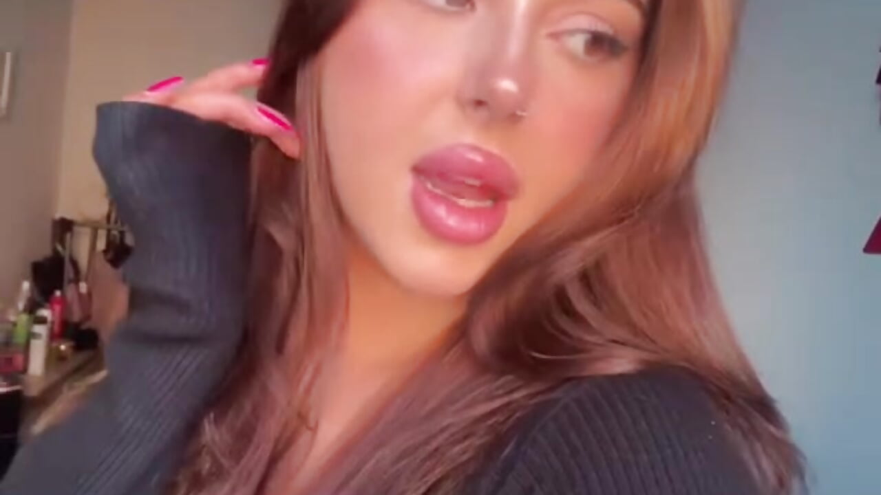 A Little Update - video by ValentinaRosexo cam model