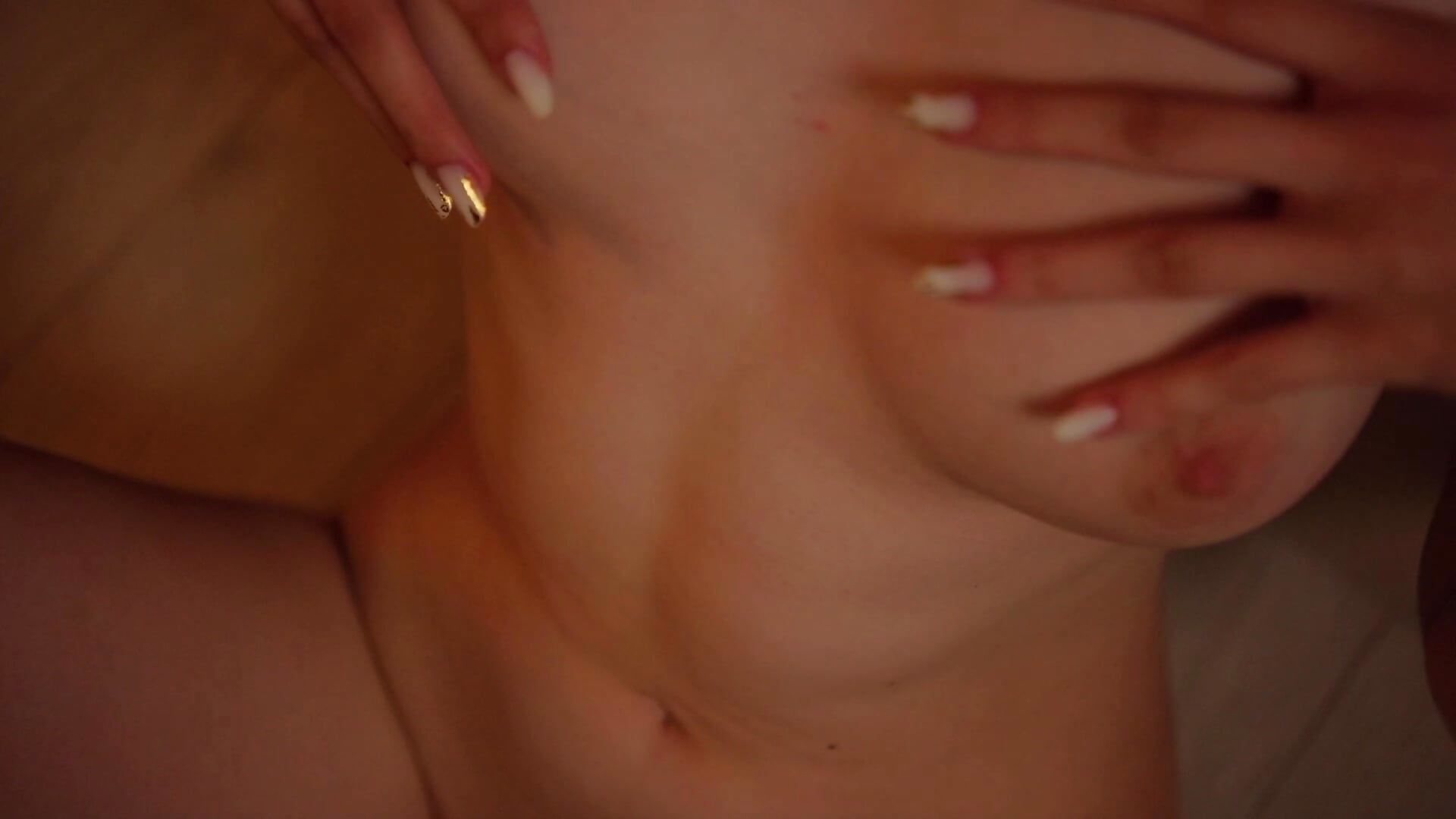 Body tour – video af AdaSoll cam-model