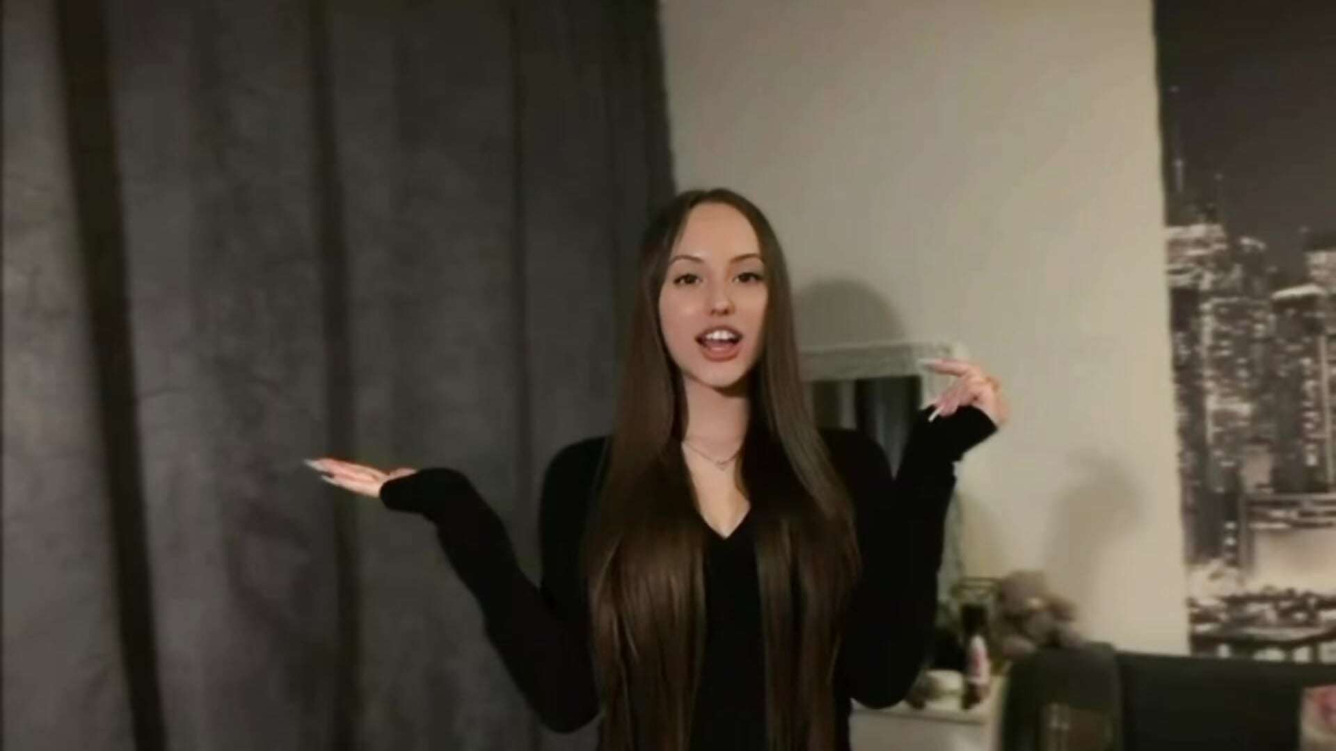 RAWWWWRRR – video af TinnyObsession cam-model