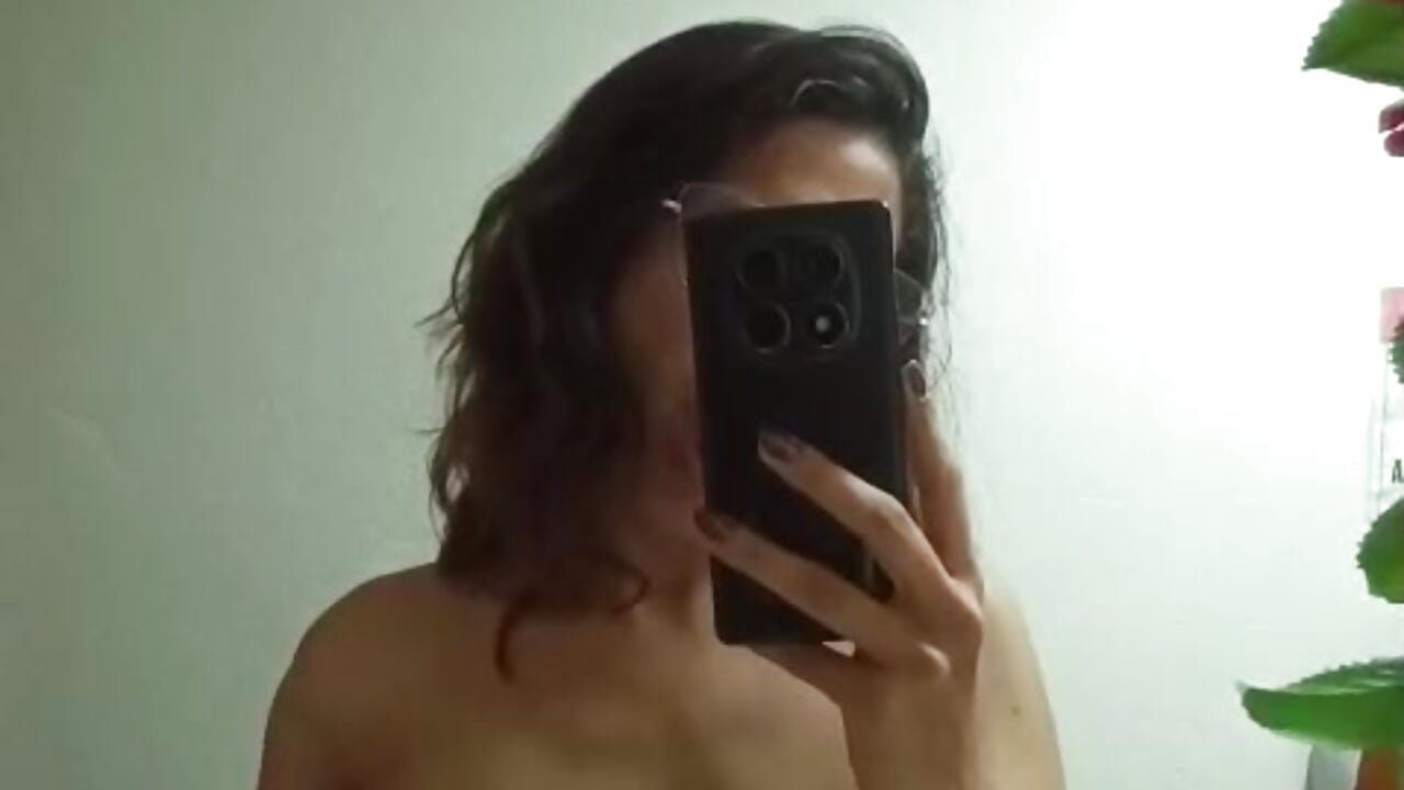 Squeeze my beautiful tits 🔥🔥