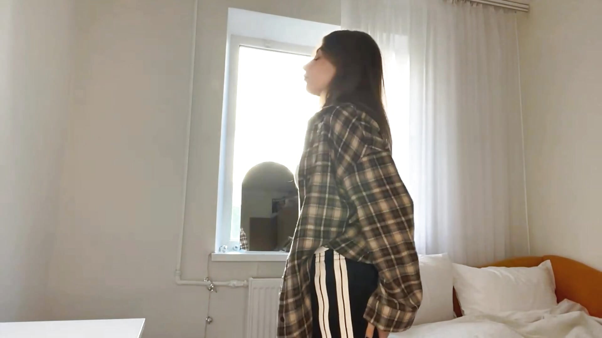 <3