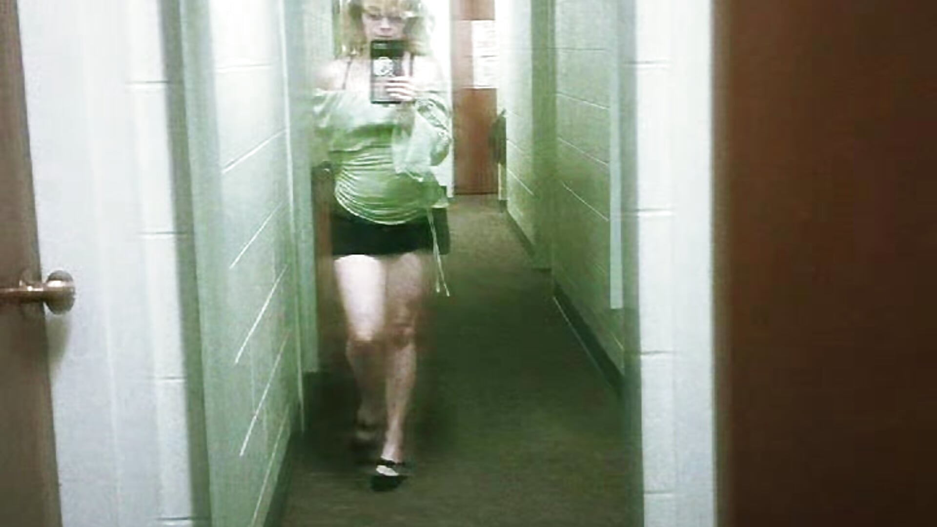 Feelin' Purtyyy - video by Little_Miss_Needy cam model