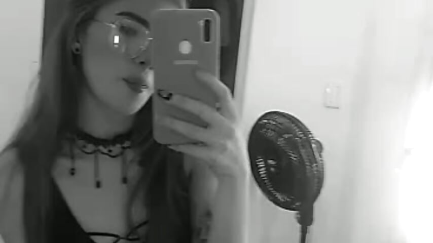 Kitty - vídeo de la modelo de cam aria_rm
