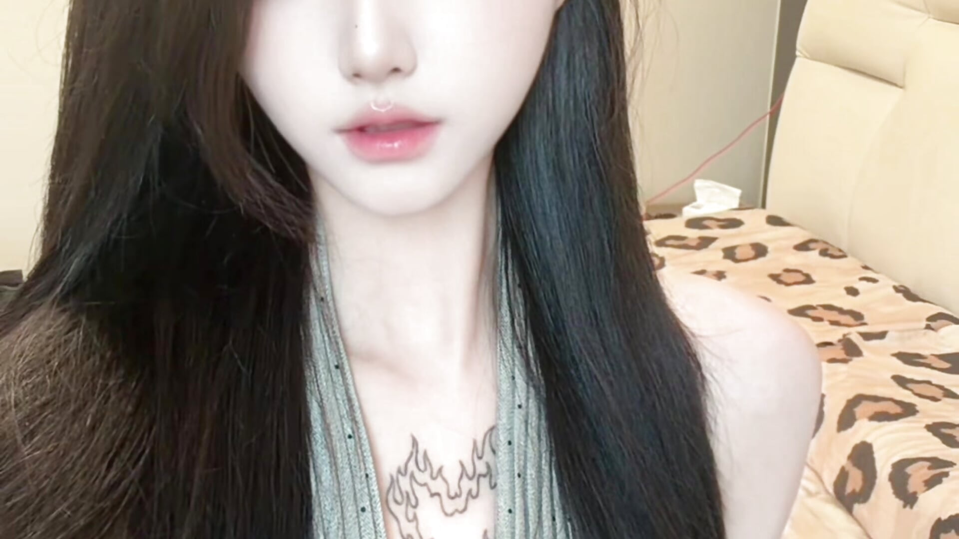 UU2号 - video by UuLAXC cam model