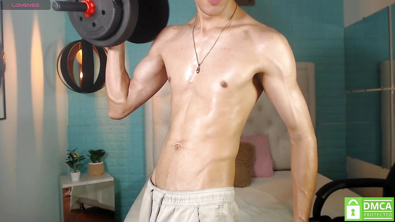 Arm exercise routine 💪🏻💦 - video av adan_tower cam-modell