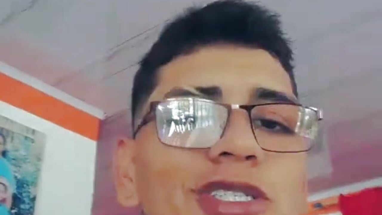 profile-intro-video-1788049422 - סרטון של elBeBecito19, דוגמן/ית מצלמה
