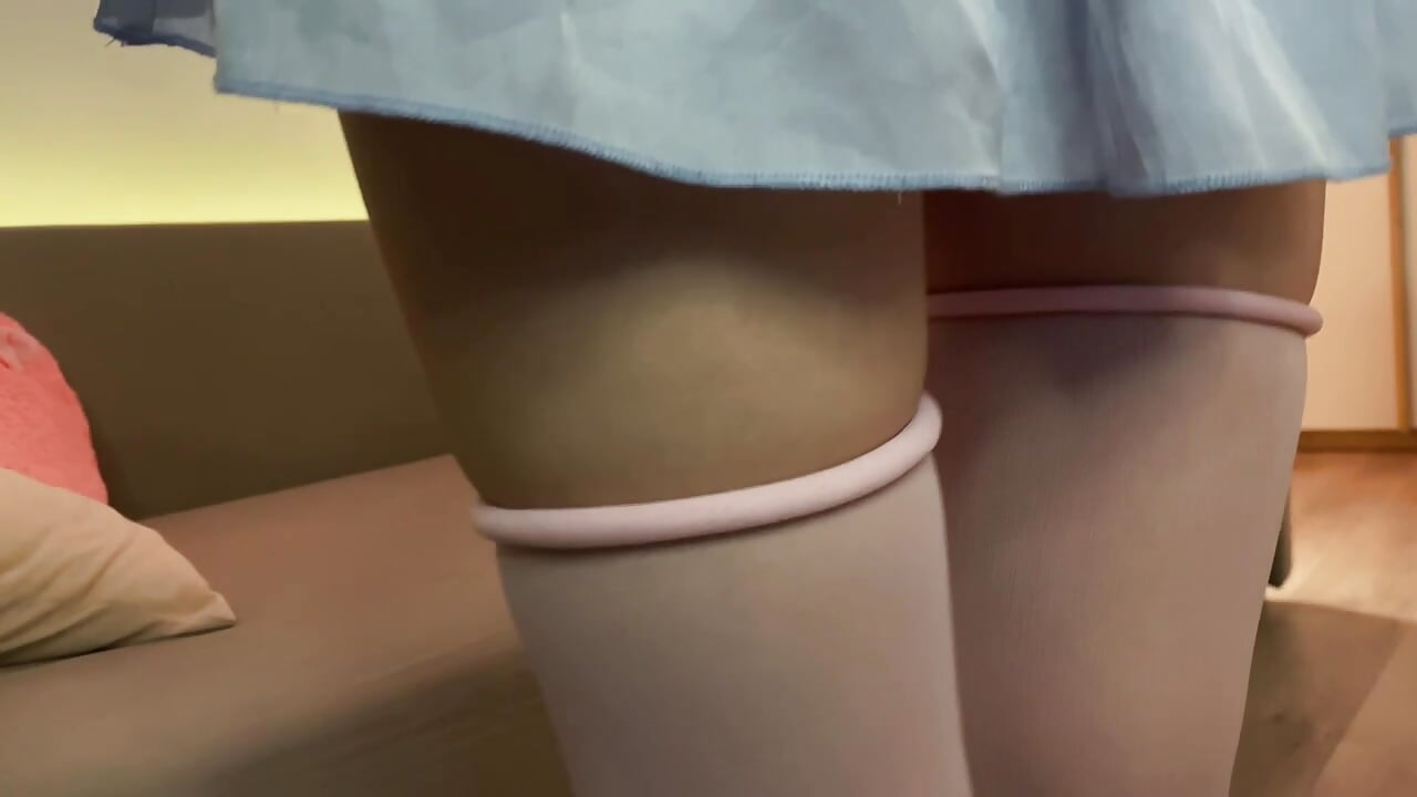 my cutie feet - video by eva_virel cam model