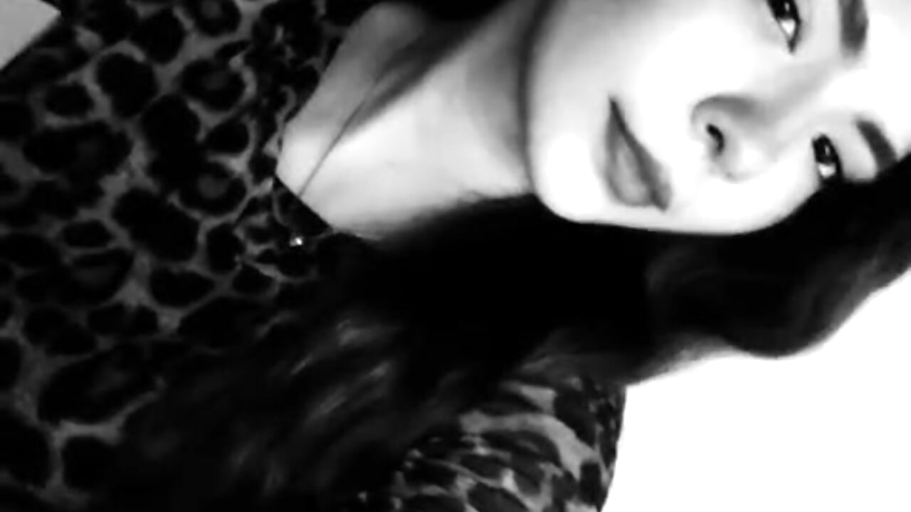 Back to black 📸🖤 - clip cu IvyWhitmore model videochat