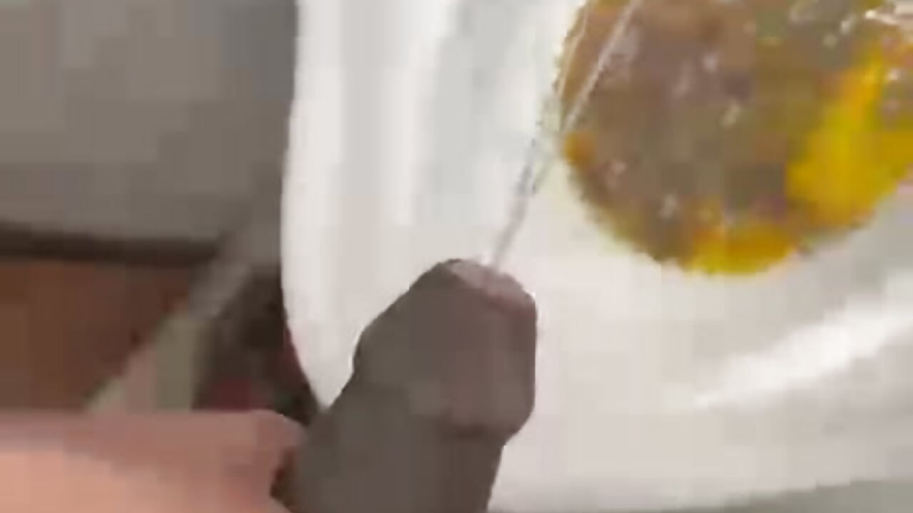 Toilet in mall restroom 🚽 💦 – video od webkamerové modelky brownieboyh9