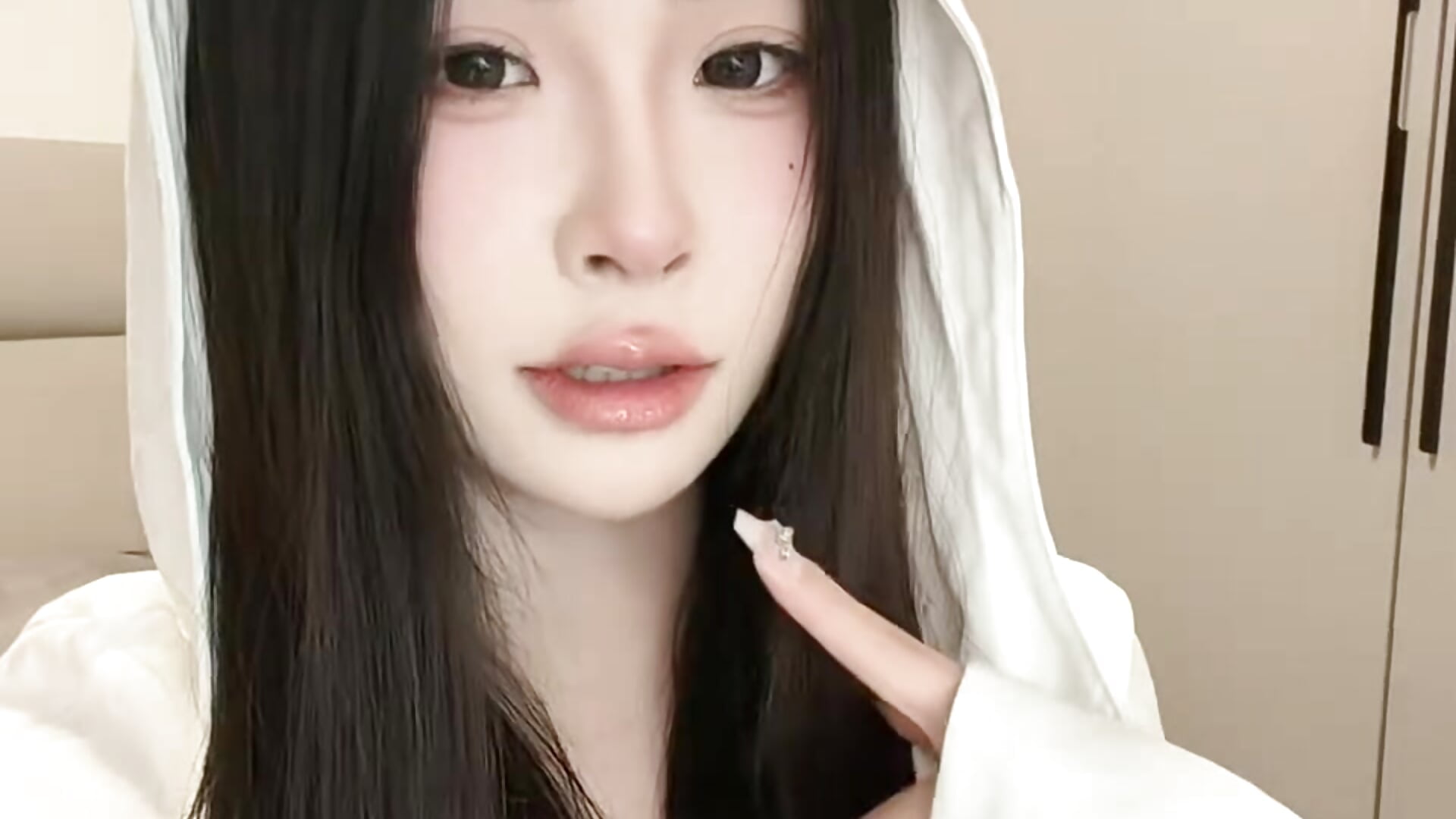 我来囖~ - video by baozhizhi cam model