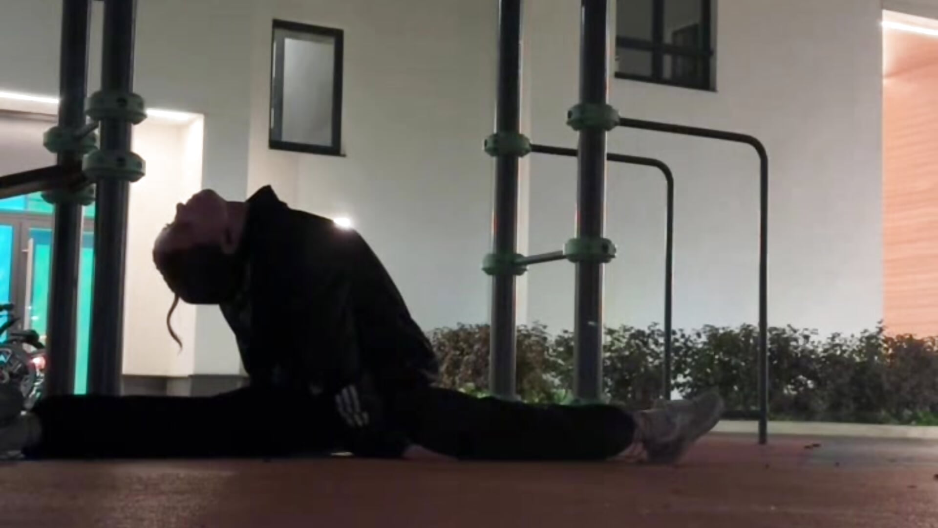 little training – video modela na kameri JonaBrazil