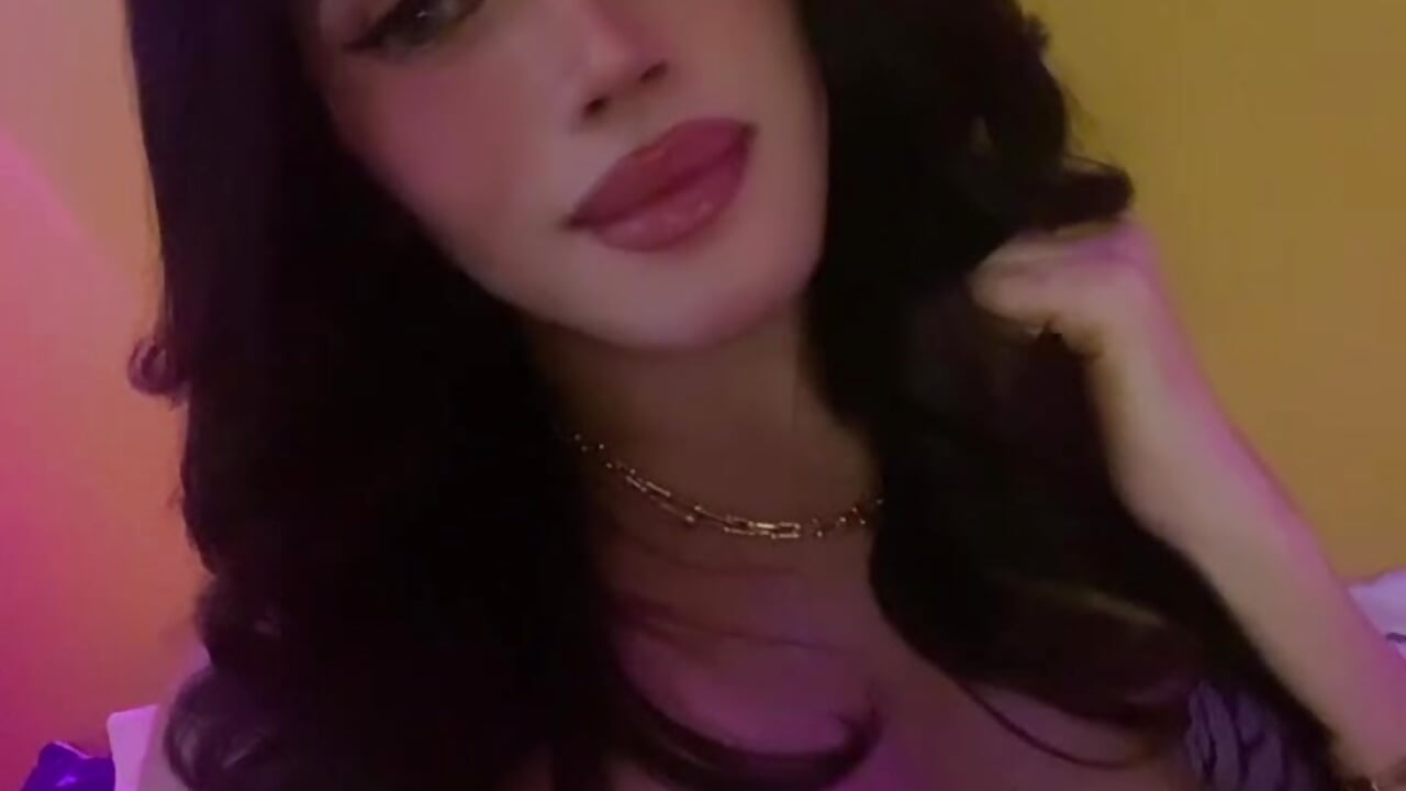 Kisses😘 – video modela na kameri Crisgwapa08
