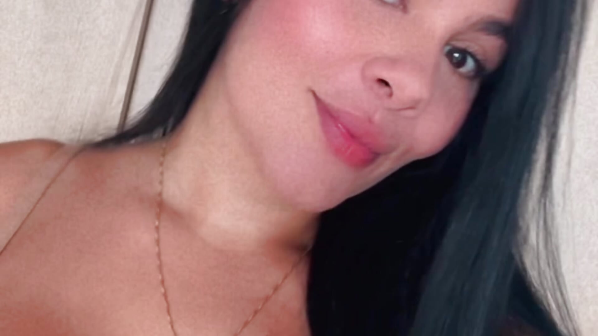 😁 - vídeo de la modelo de cam PamelaCosta
