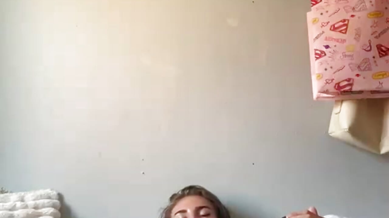 Up close pov pussy play 🤤