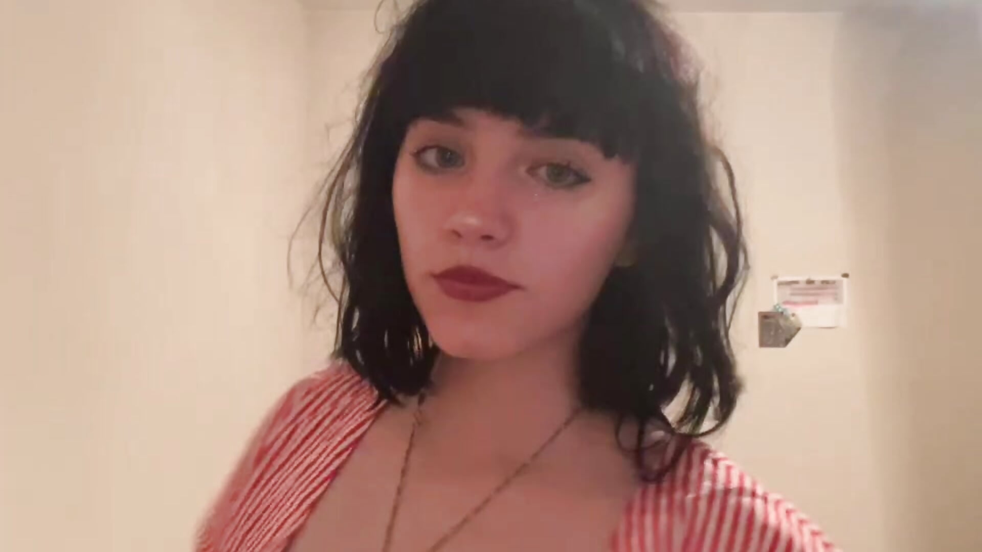 do you like my new outfit? - clip cu SoagAlexa model videochat
