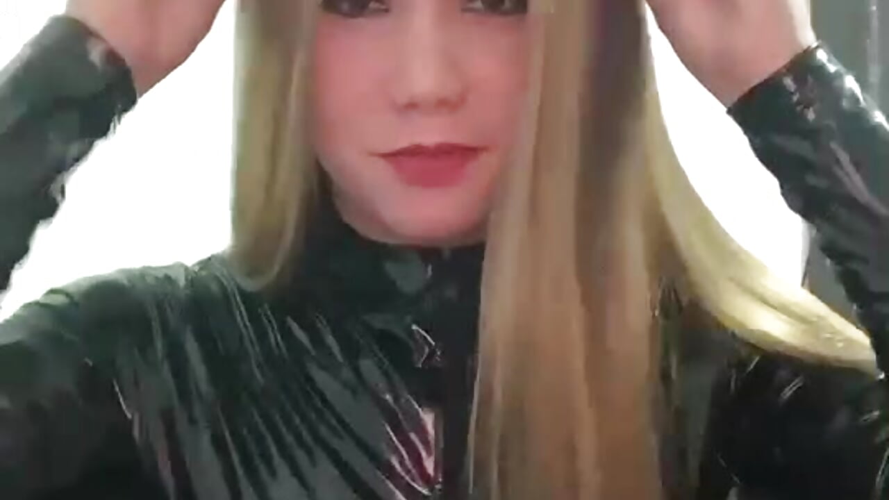 original-10E3BA8E-1B4C-42F2-9495-DEA05AB98C98 - video by dominant_mistress69 cam model