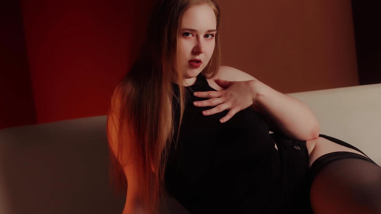 pretty April - video di AprilWoods modella di cam