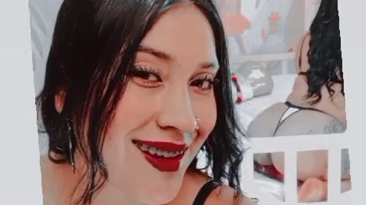 🤤🥵 - video by venuus__ cam model