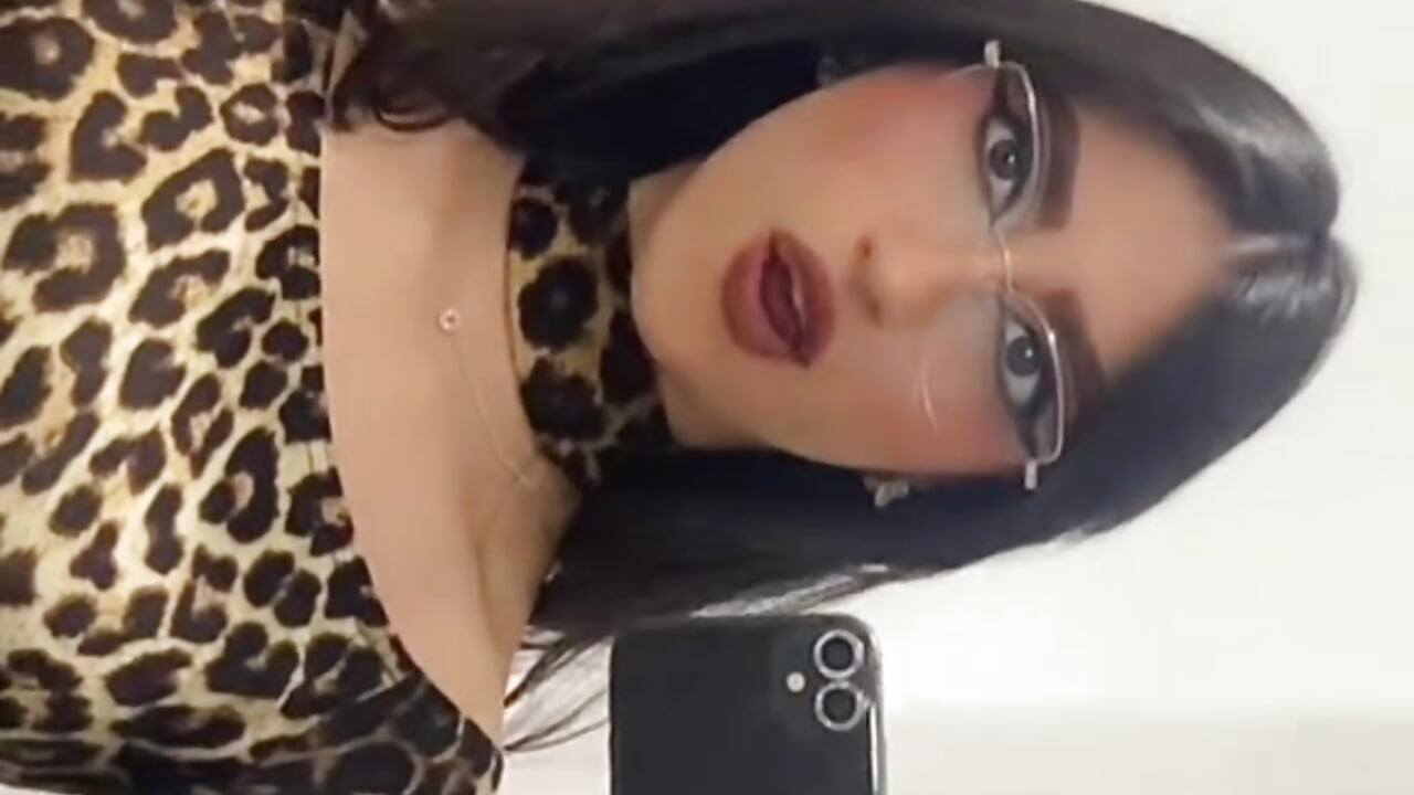 Hellooooooooooo♥ - video by Zoey_kiss_ cam model