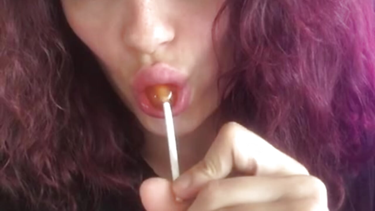 Hi, do you like sweets? - clip cu Mia_Luiza model videochat