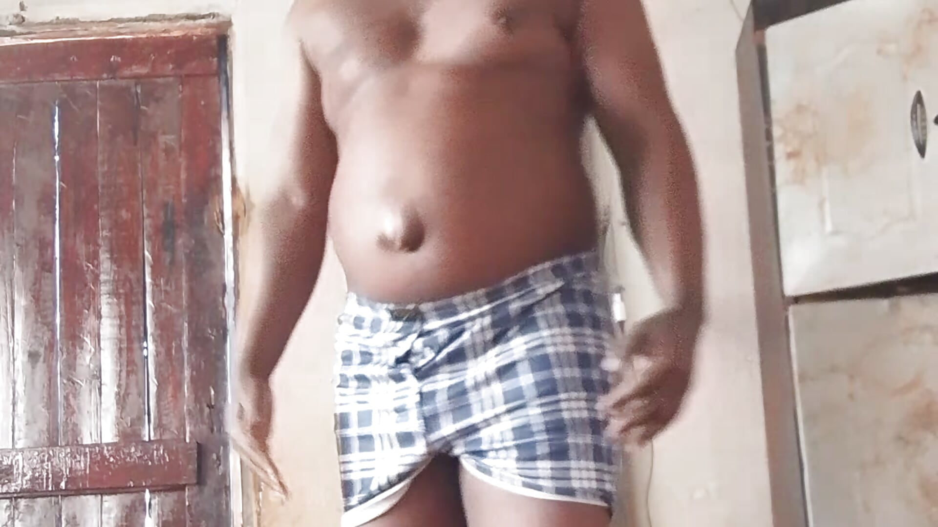 Body show off - video by pzenzele cam model