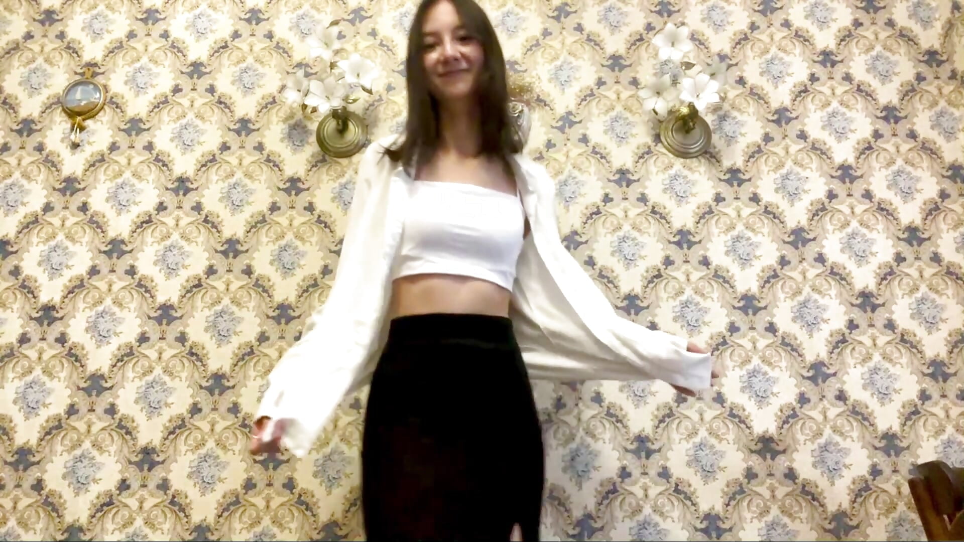 My shy dance - video by JanetAllens cam model