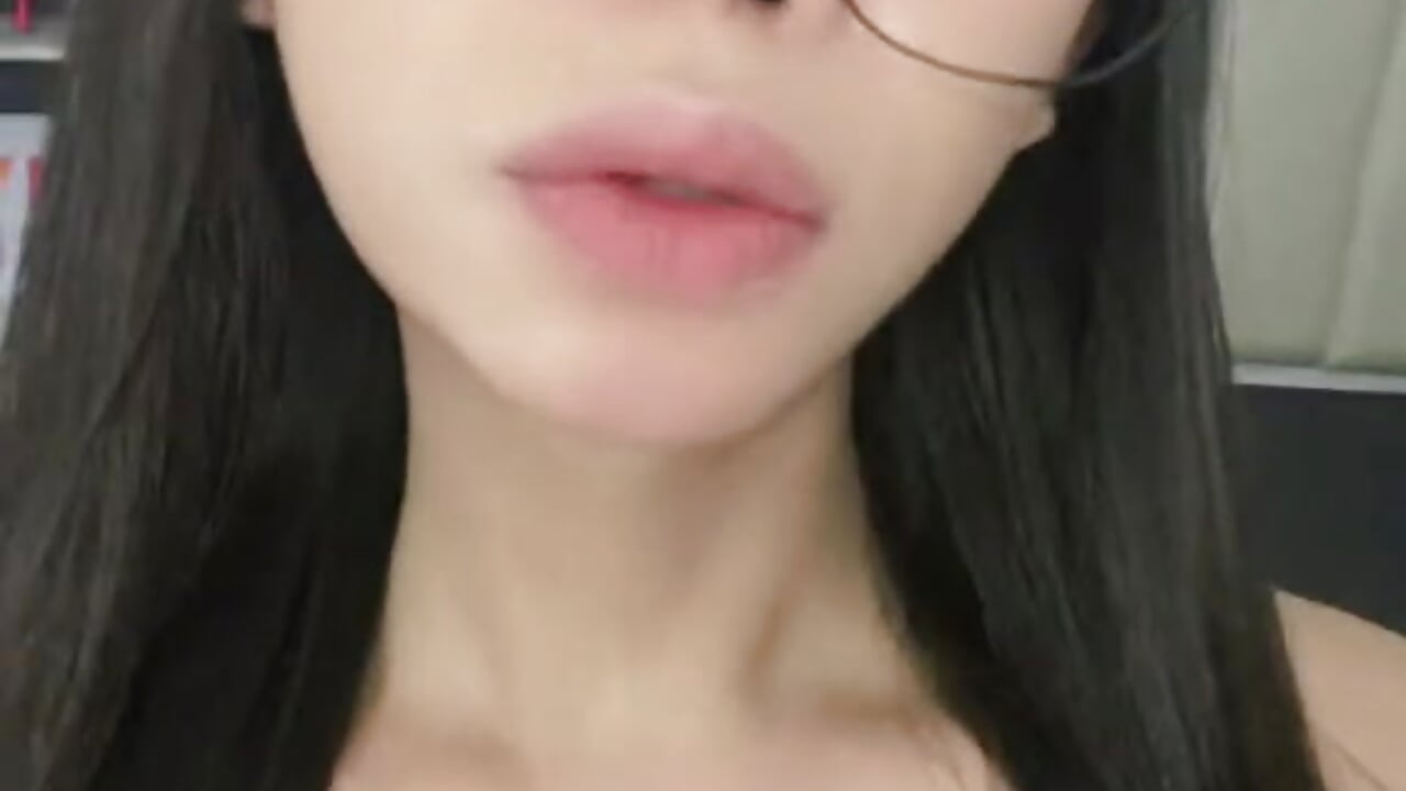 704 - video của người mẫu cam Yukiesohot